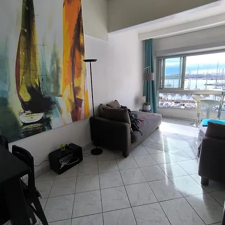 Cap D'agde Vue Port Et Parking Terrasse La Desirade 아그